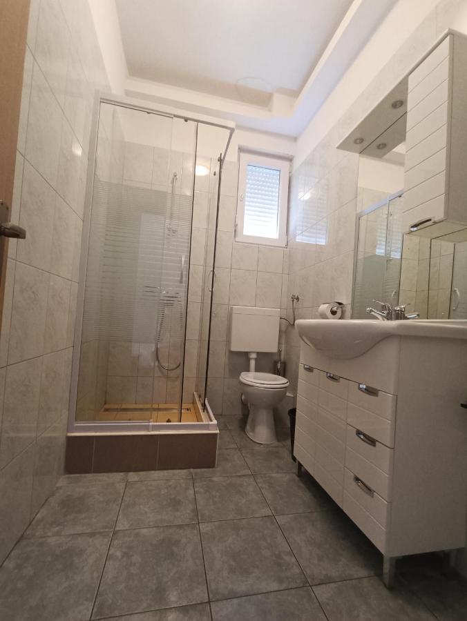Apartmani Centar 스타리그라드 파클레니차 외부 사진